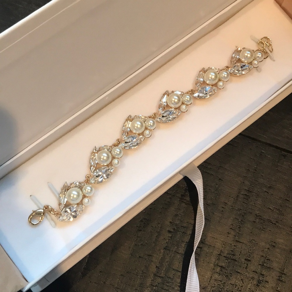 Camilla Christine bridal pearl bracelet